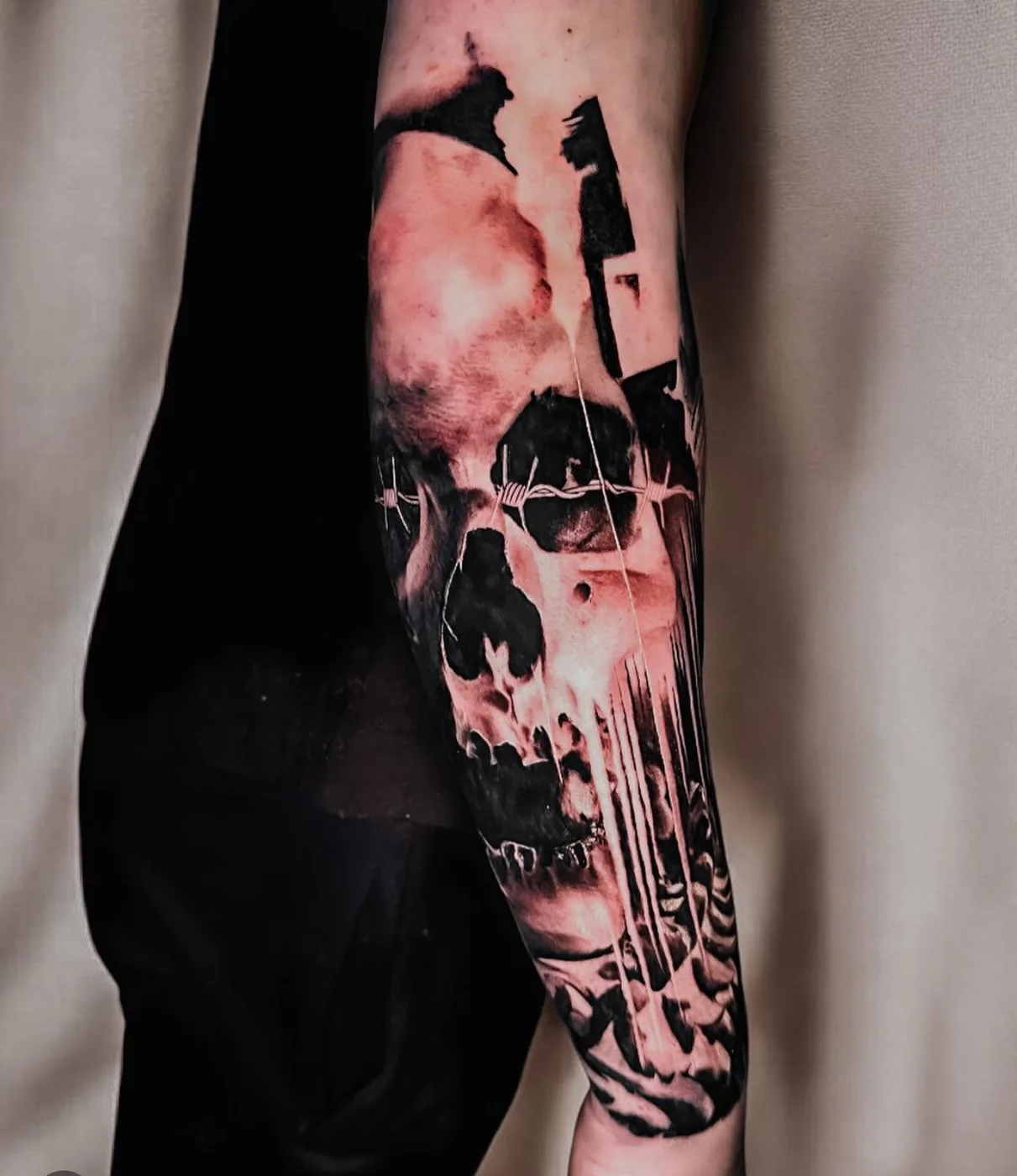 Black & Grey, Usee Tattoo