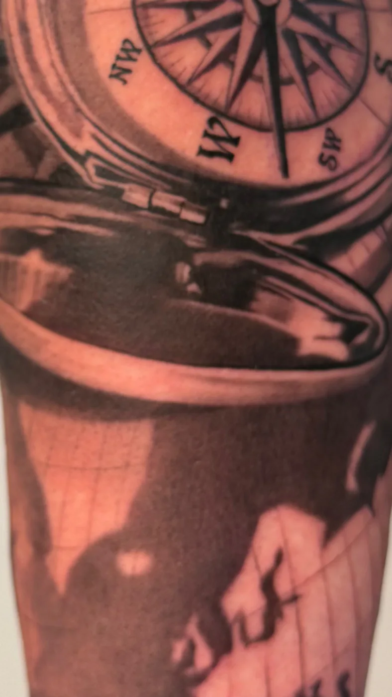 Black & Grey, Usee Tattoo