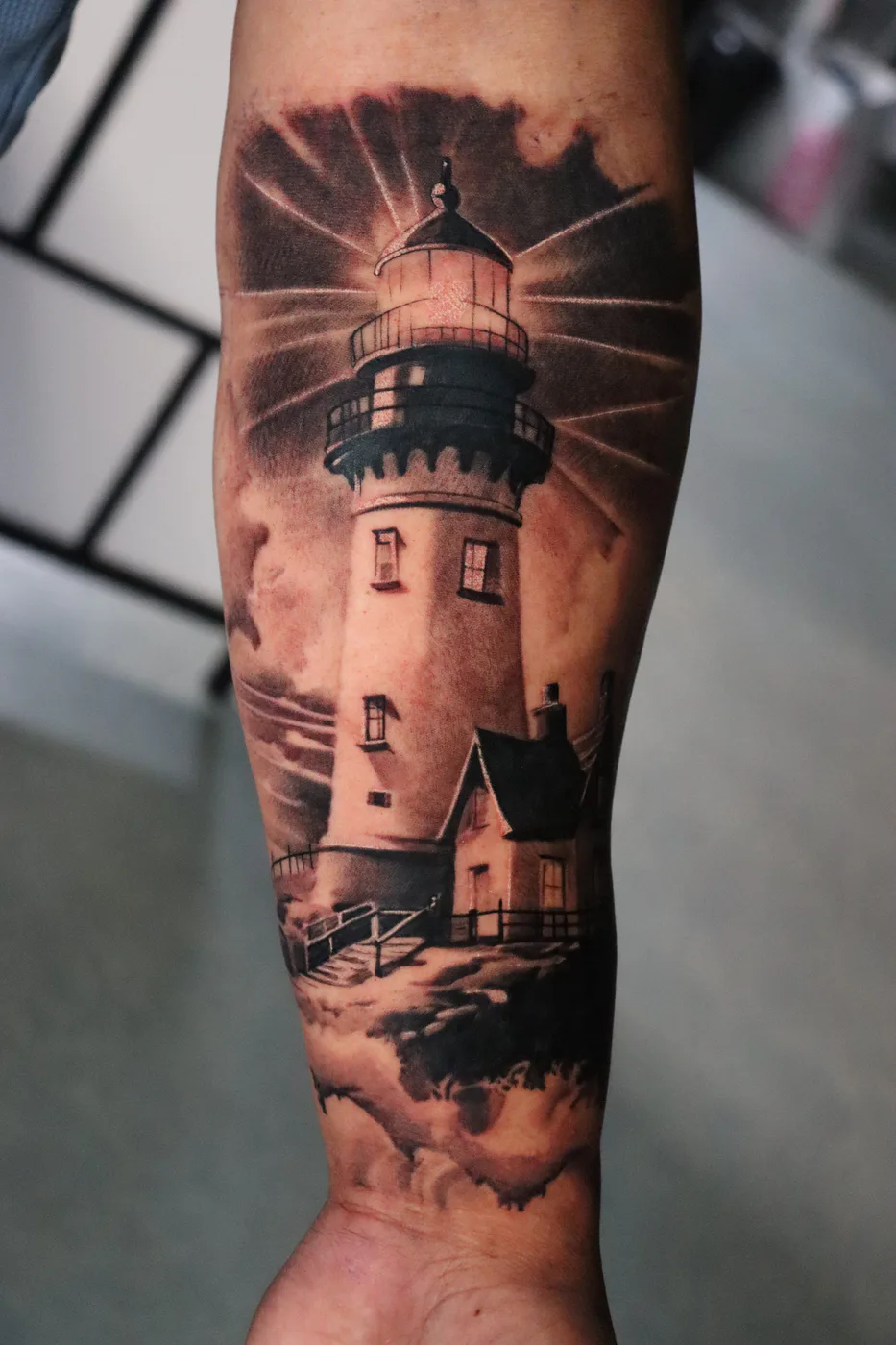 Black & Grey, Usee Tattoo