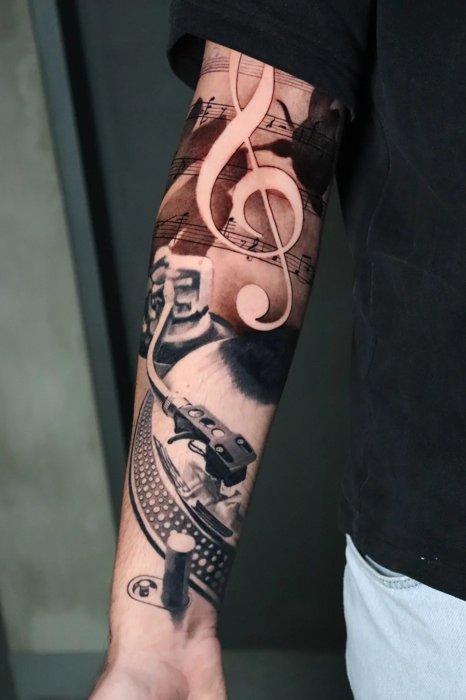 Black & Grey, Usee Tattoo