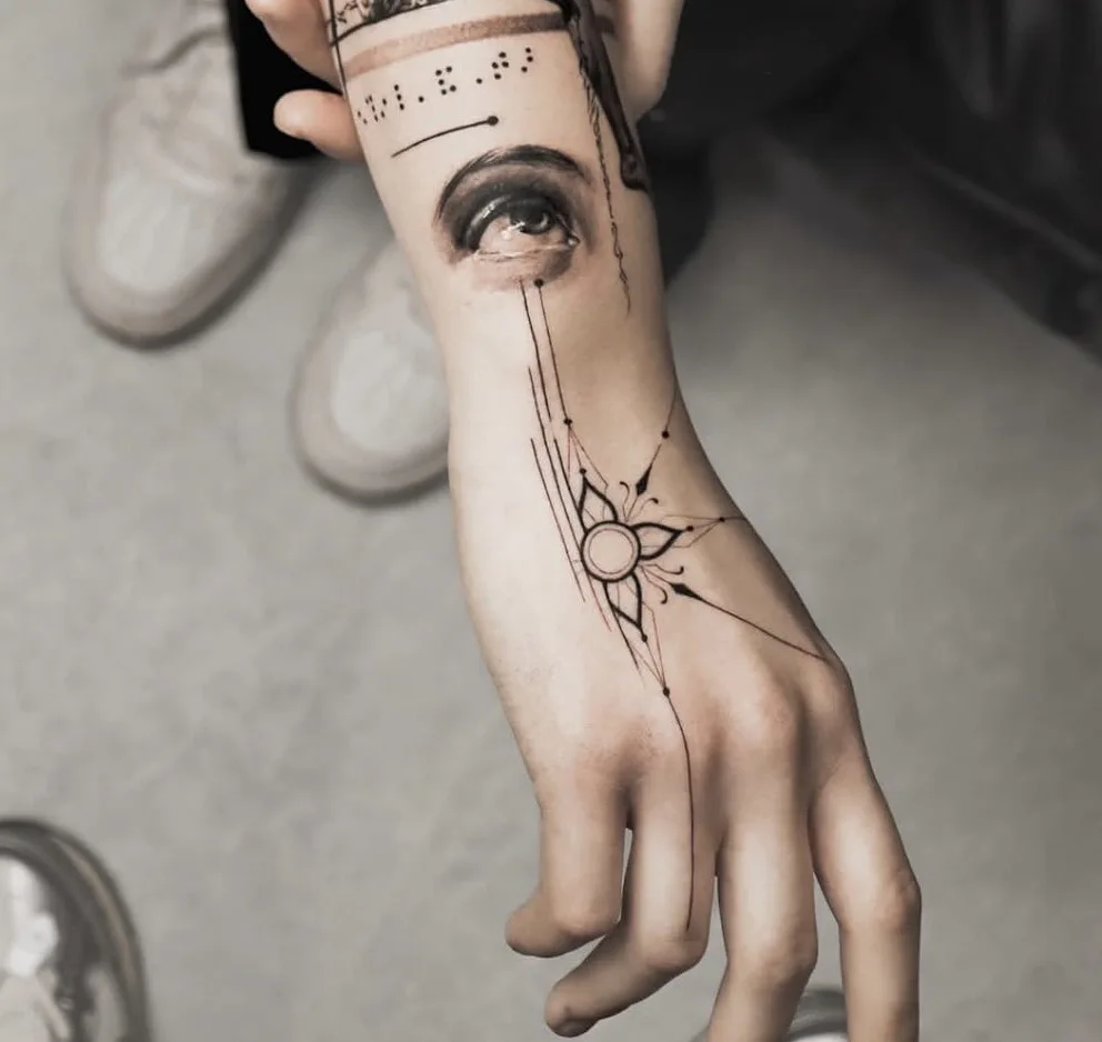 Conceptual, Usee Tattoo