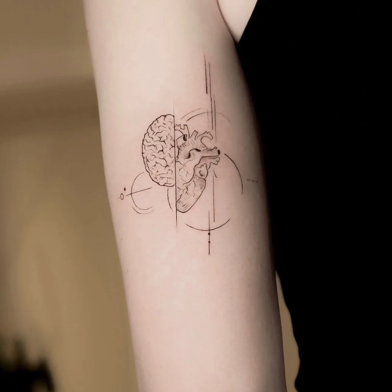 Fine Line, Usee Tattoo