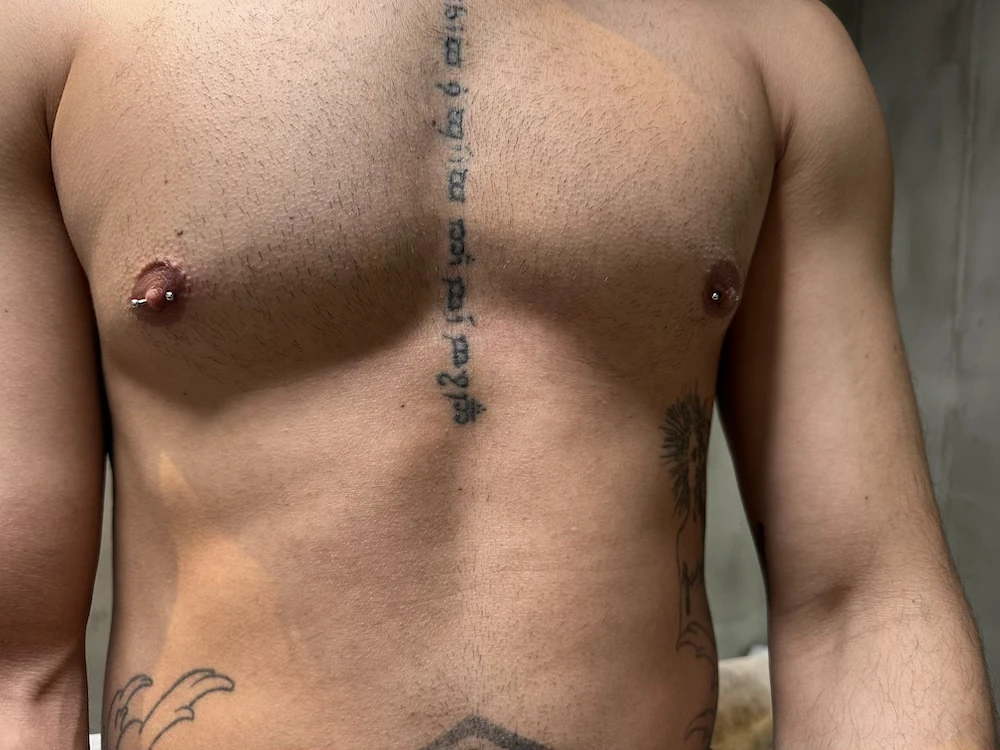 Usee Tattoo piercing