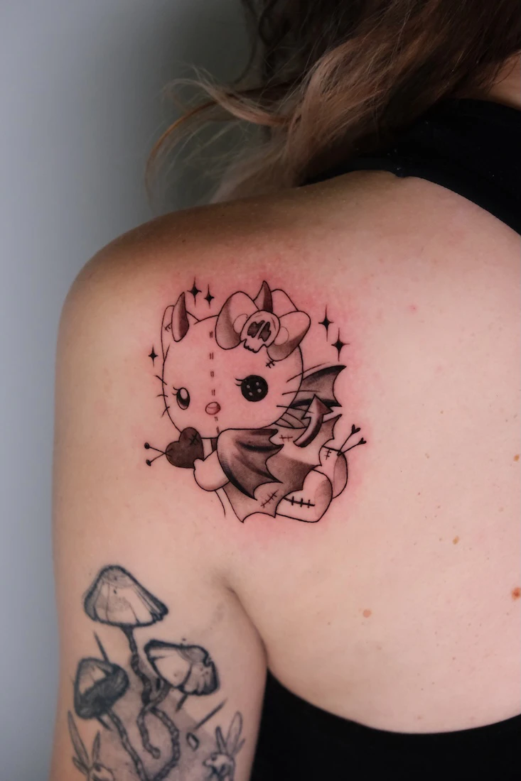 Walk-in tattoo, Usee Tattoo